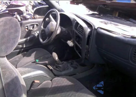 2001 GMC Jimmy z USA, uszkodzony, nr VIN 1GKDT13W012195784